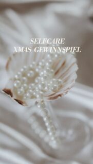 🎄 SELFCARE MOMENTS XMAS GEWINNSPIEL 🎄

Dieses Jahr möchten wir euch etwas zurückgeben 😍
9 Beauty-Expertinnen – 9 Geschenke – 9 Gewinner!

Gemeinsam verlosen wir 9 traumhafte Geschenke an euch! 💋

1. @beauty.room_anna.romanenko 
Browlifting
2. @anyastressless 
Access Bars
3. ⁠ @fotografin_erika _
eine Mini-Fotosession für 1 Person in Wert von 150€
4. @nailroom_by_olgakorezki 
Maniküre & Auffüllen mit Gel (Farbe oder Design Ihrer Wahl)
5. ⁠ @majestic_beauty_soul_ 
Cure facial
6. ⁠@anamarija.aestheticart 
Gutschein im Wert von 50€ für alle Behandlungen. 
7. @prostudio_nagel 
Pediküre (Behandlung Füße + Zehen + Gellack)
8. @dieschoenebyyeliz 
Gutschein Kollagen Fadenlifting 
9. @limabeautyconcept 
70€ Gutschein für alle Behandlungen 🤲🏻

So einfach machst Du mit: 
1️⃣ Folge allen 9 Accounts
2️⃣ Markiere eine Freundin im Kommentar 
3️⃣ Teile diesen Beitrag in deiner Story

📆 Teilnahmeschluss: 19. Dezember, 23:59 Uhr
🎁 Auslosung: am 20. Dezember in unseren Storys 

Viel Glück & eine zauberhafte Adventszeit🥰

Dieses Gewinnspiel steht in keiner Verbindung zu Instagram und wird nicht von Instagram gesponsert, unterstützt oder organisiert. Teilnahme ab 18 Jahren, nur in Deutschland. Der Gewinner wird per Zufall ermittelt und via Direktnachricht benachrichtigt. Meldet sich der Gewinner nicht innerhalb von 48 Stunden, wird neu ausgelost. Der Gewinn ist nicht übertragbar oder auszahlbar. Für die Teilnahme erforderliche personenbezogene Daten werden ausschließlich für die Gewinnabwicklung genutzt und anschließend gelöscht. Der Rechtsweg ist ausgeschlossen.